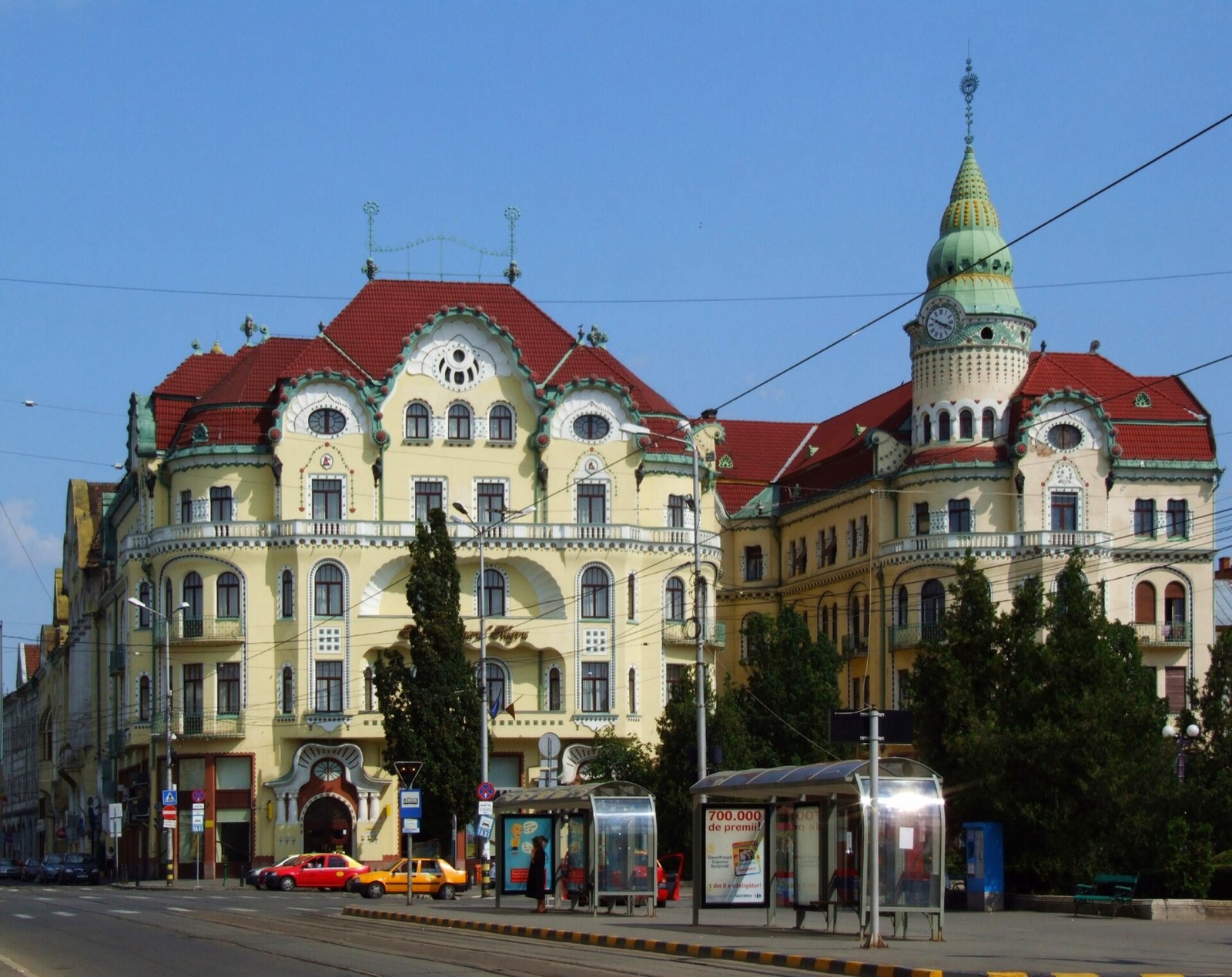 Palatul Vulturul Negru din Piața Unirii, Oradea, arhitectură Art Nouveau.